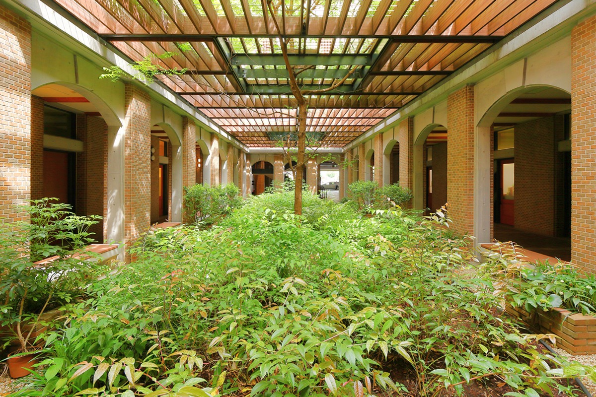 地方独立行政法人 岡山県精神科医療センター - ライトコート