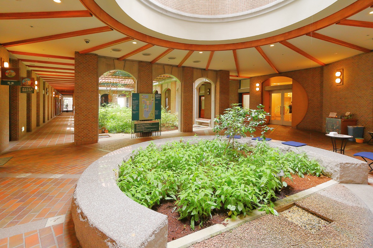 地方独立行政法人 岡山県精神科医療センター - ライトコート