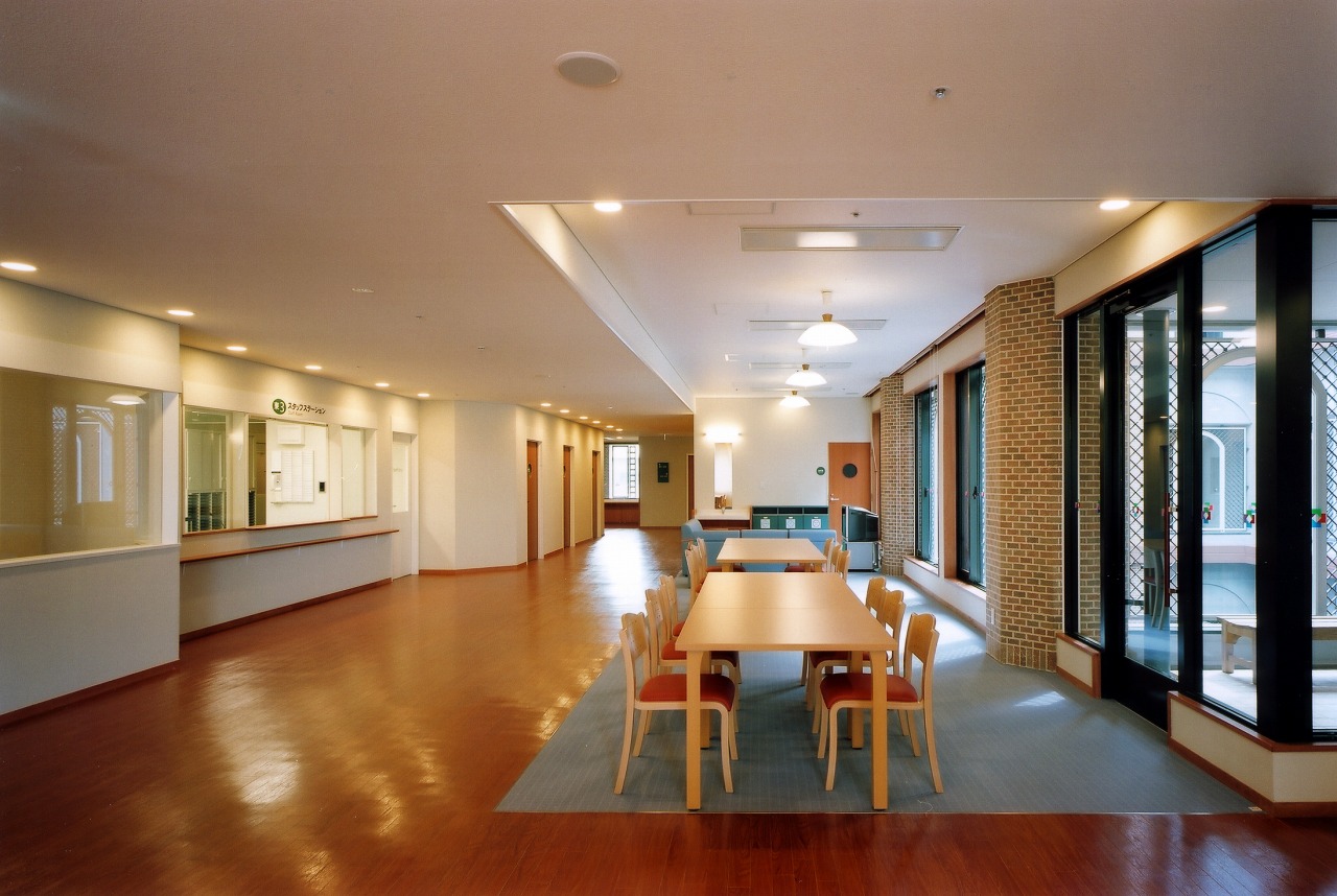 地方独立行政法人 岡山県精神科医療センター - 中棟3階ディルーム(2)