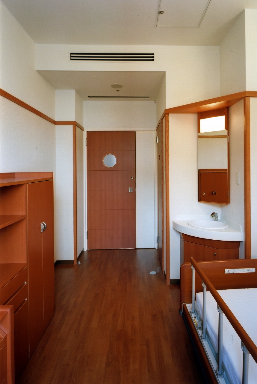 地方独立行政法人 岡山県精神科医療センター - 個室(2)